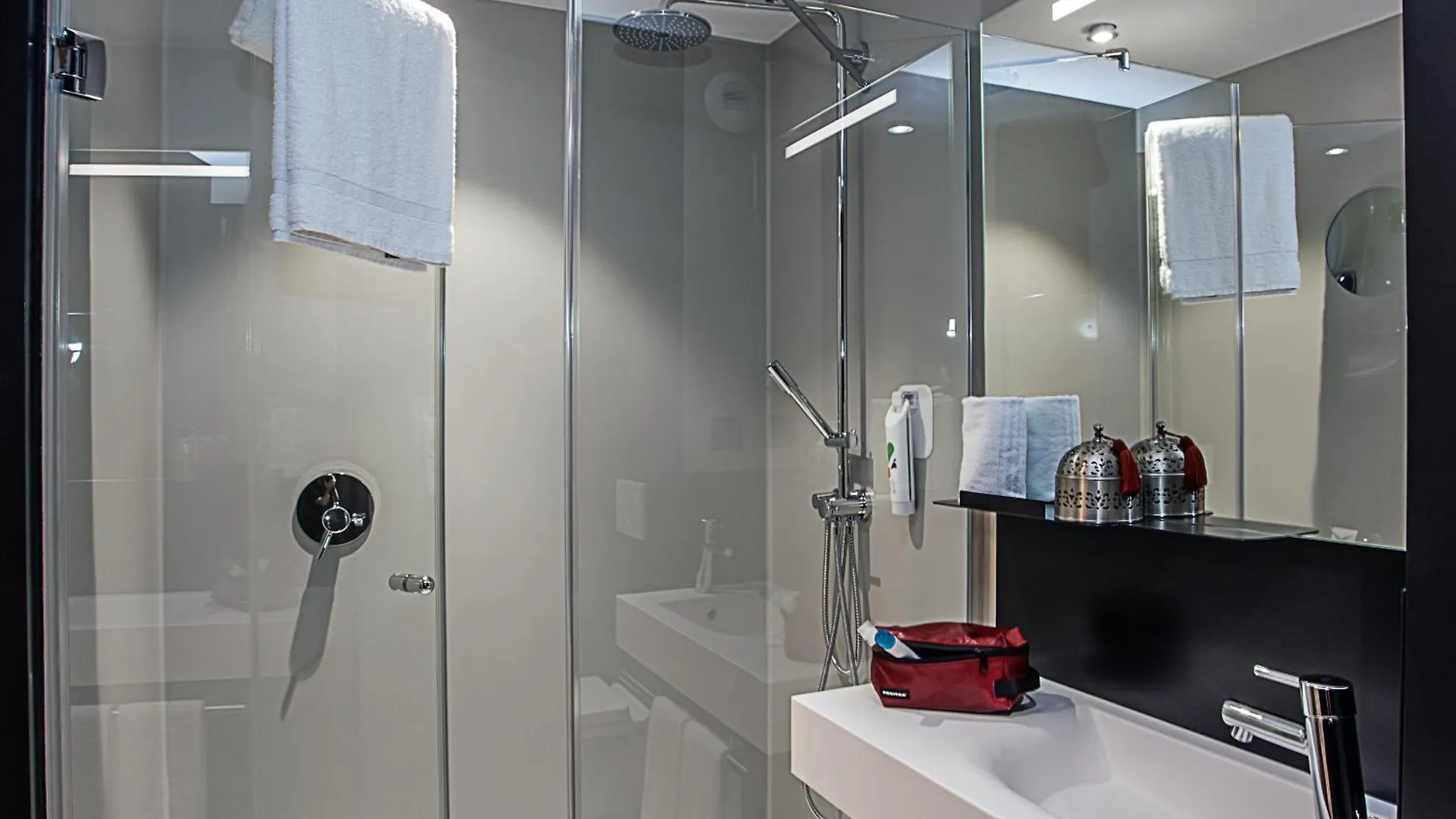 Ibis Styles Geneve Carouge Hotel